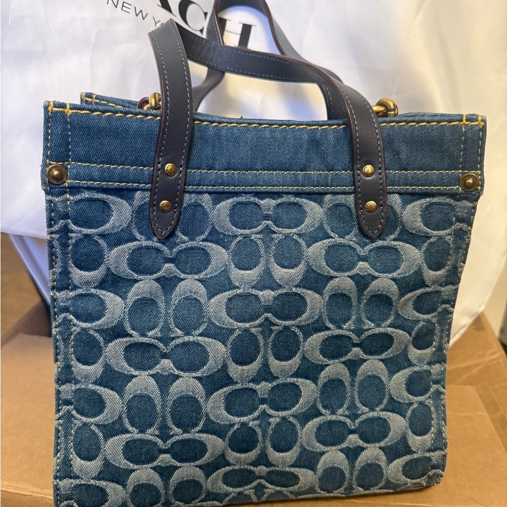 Coach Demin Signature Field tote 22